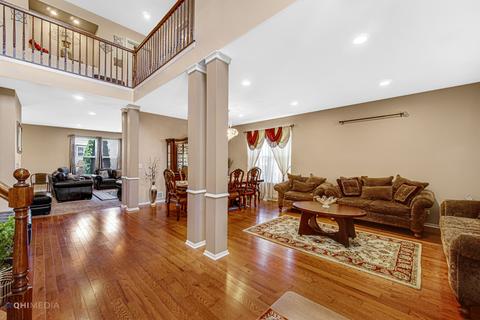 318 Monument Rd, Elgin, IL 60124 photo 4