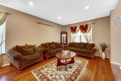 318 Monument Rd, Elgin, IL 60124 photo 5