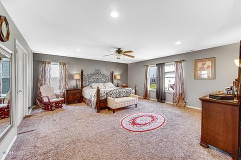 318 Monument Rd, Elgin, IL 60124 photo 17