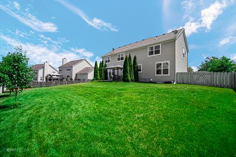 318 Monument Rd, Elgin, IL 60124 photo 2