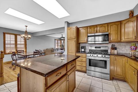 315 E Myrick Ave, Addison, IL 60101 photo 10