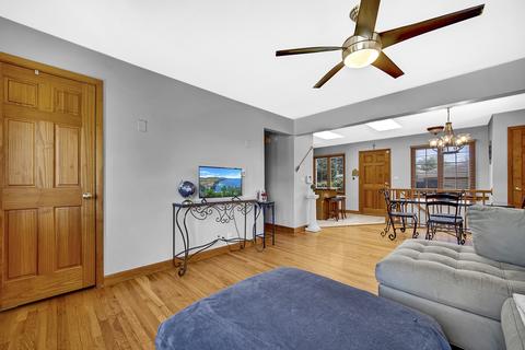 315 E Myrick Ave, Addison, IL 60101 photo 6
