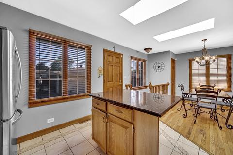 315 E Myrick Ave, Addison, IL 60101 photo 11