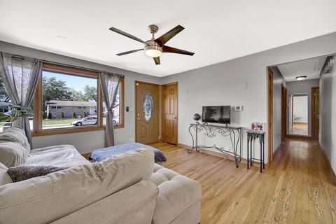 315 E Myrick Ave, Addison, IL 60101 photo 12