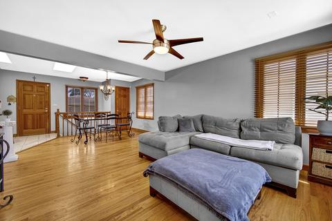 315 E Myrick Ave, Addison, IL 60101 photo 5