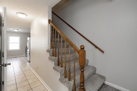 17 Reading Rd, Bloomington, IL 61701 photo 9