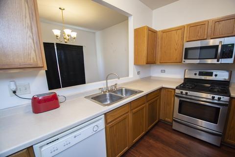 1068 Clover Dr, Minooka, IL 60447 photo 5