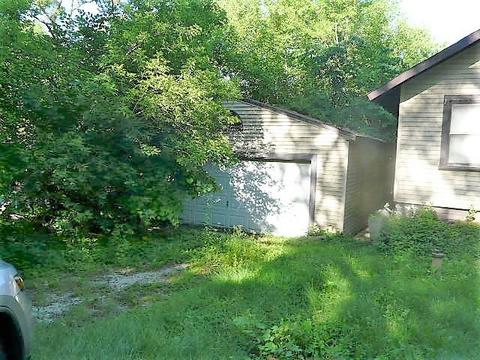 414 Eastview Ave, Mchenry, IL 60051 photo 2