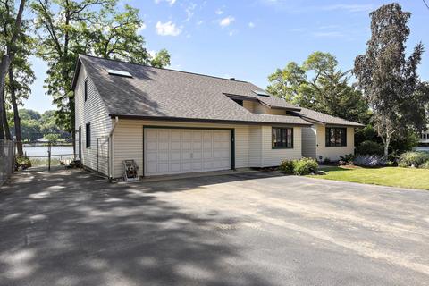 515 N Harrison St, Algonquin, IL 60102 photo 2