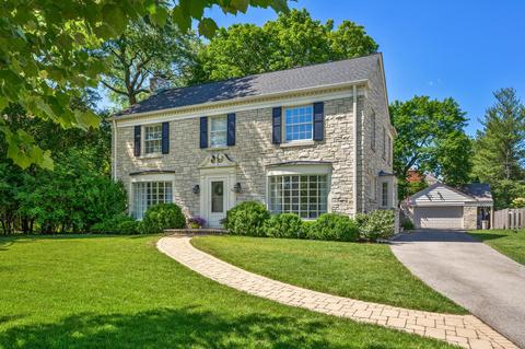 28 Briar Rd, Golf, IL 60029 photo 1
