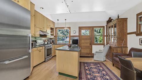 1502 Davis St, Evanston, IL 60201 photo 11