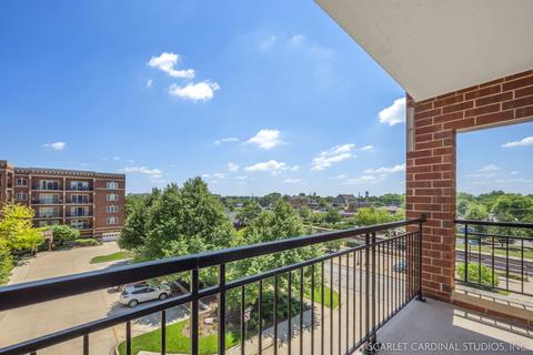 455 W Front St #409, Wheaton, IL 60187 photo 6
