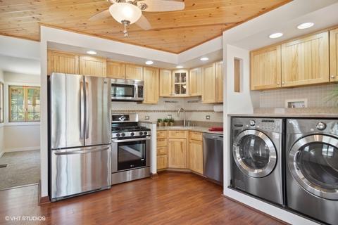 3004 Martin Dr, Rolling Meadows, IL 60008 photo 3