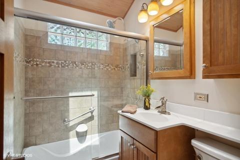3004 Martin Dr, Rolling Meadows, IL 60008 photo 7