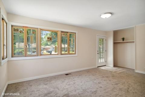 3004 Martin Dr, Rolling Meadows, IL 60008 photo 2