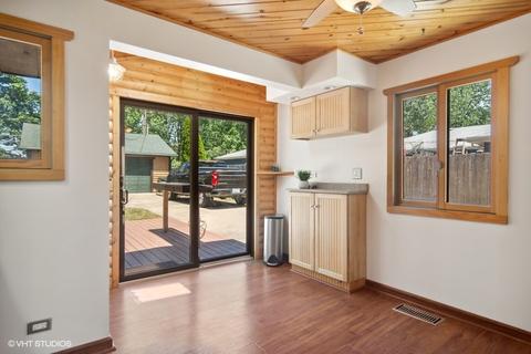 3004 Martin Dr, Rolling Meadows, IL 60008 photo 4