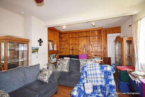 736 Superior St, Aurora, IL 60505 photo 2