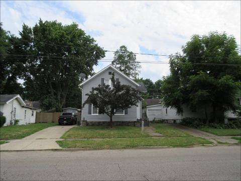 816 W Macarthur Ave, Bloomington, IL 61701 photo 2