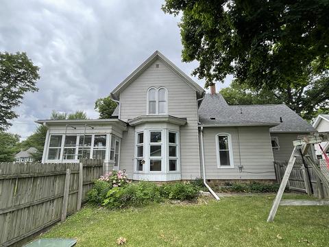 310 W Wall St, Morrison, IL 61270 photo 3