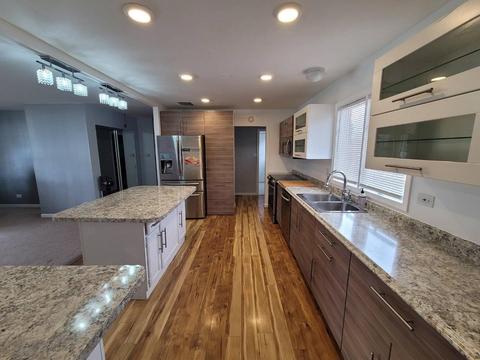 760 Milton Ln, Hoffman Estates, IL 60169 photo 5