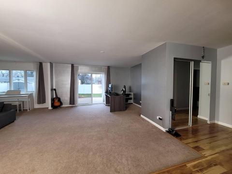 760 Milton Ln, Hoffman Estates, IL 60169 photo 13