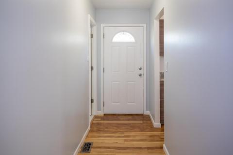 760 Milton Ln, Hoffman Estates, IL 60169 photo 2