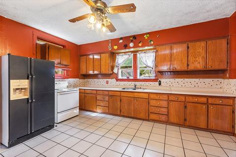40 N Union St, Elgin, IL 60123 photo 4
