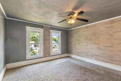 40 N Union St, Elgin, IL 60123 photo 14