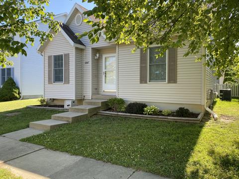 1307 Ogelthorpe Ave, Normal, IL 61761 photo 1