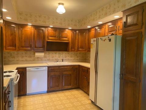 2802 E Oakland Ave, Bloomington, IL 61704 photo 9