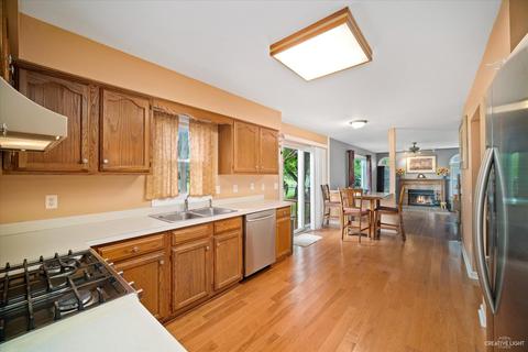 1098 Almond Dr, Aurora, IL 60506 photo 5