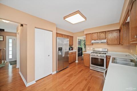 1098 Almond Dr, Aurora, IL 60506 photo 7