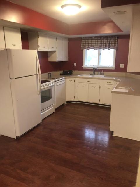 300 Taylor St, Dwight, IL 60420 photo 2
