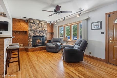 9019 Fairlane Dr, Bridgeview, IL 60455 photo 3