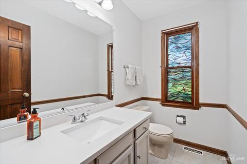 703 Surrey Ln, Algonquin, IL 60102 photo 12