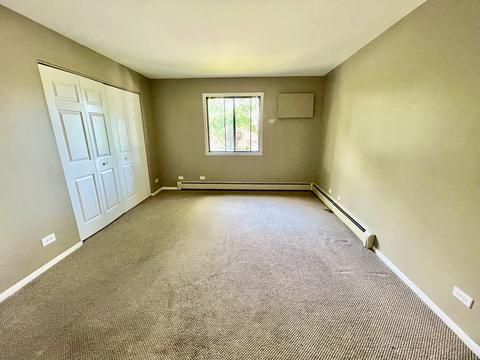 435 Echo Ln #4, Aurora, IL 60504 photo 8