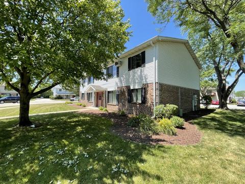 435 Echo Ln #4, Aurora, IL 60504 photo 2