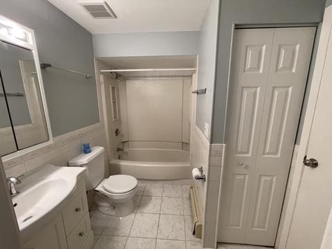435 Echo Ln #4, Aurora, IL 60504 photo 9