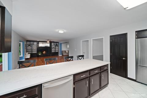 5 N885 Dunham Cir, Wayne, IL 60184 photo 13