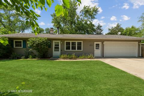 1205 Clover Ln, Mchenry, IL 60051 photo 1