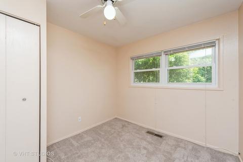 1205 Clover Ln, Mchenry, IL 60051 photo 10