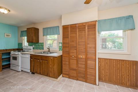 1205 Clover Ln, Mchenry, IL 60051 photo 5