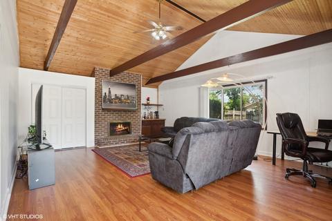 360 Apache Ln, Hoffman Estates, IL 60169 photo 9