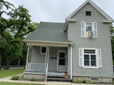 1202 Chambers Ave, Peru, IL 61354 photo 1