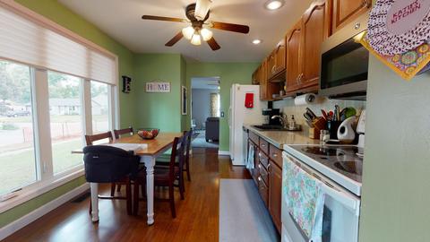 619 Castleton Dr, Champaign, IL 61821 photo 7