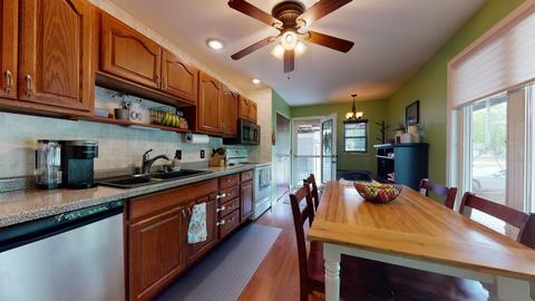 619 Castleton Dr, Champaign, IL 61821 photo 8