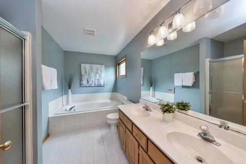 695 Brooklyn Dr, Aurora, IL 60502 photo 9