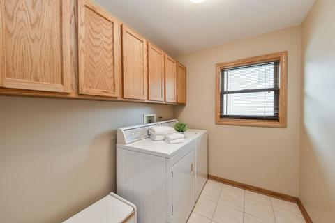 695 Brooklyn Dr, Aurora, IL 60502 photo 15
