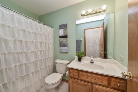 695 Brooklyn Dr, Aurora, IL 60502 photo 11