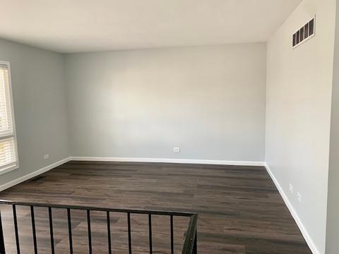 2 Village Ct, Elgin, IL 60120 photo 11
